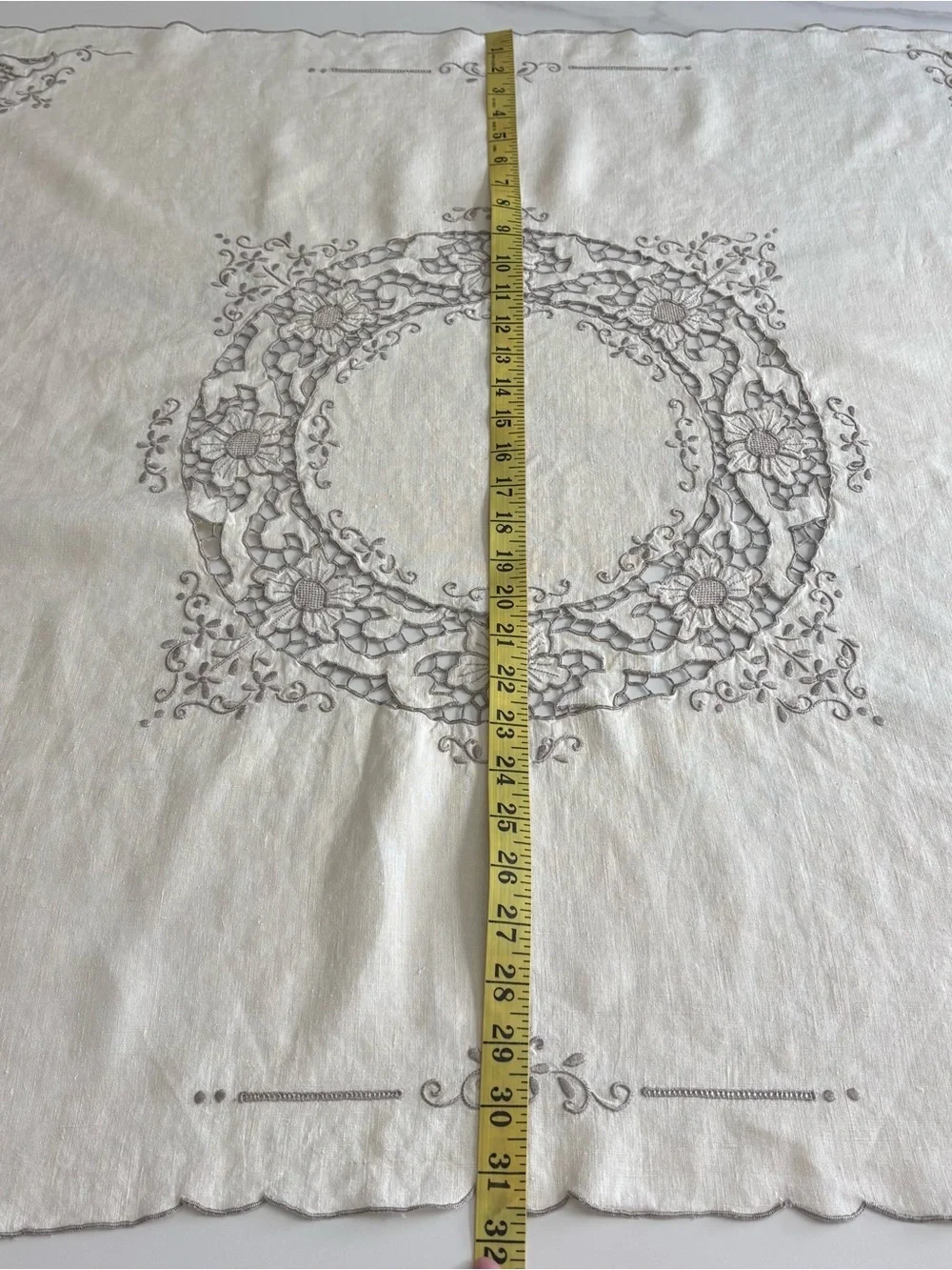Embroidered Floral Table Linen in Beige/Cream 31x31